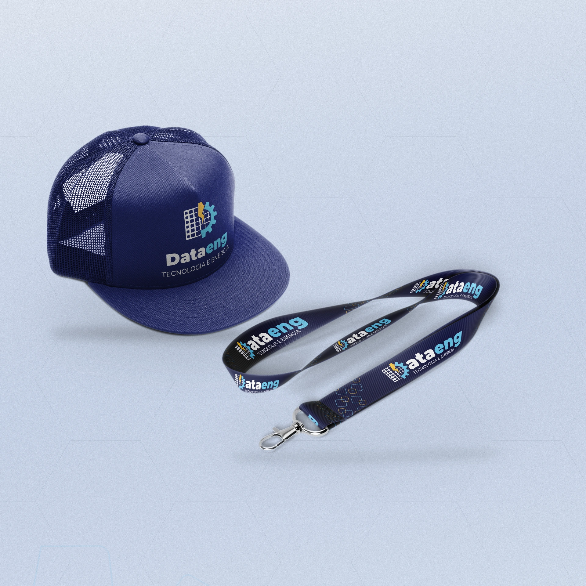 Boné marinho e cordão de crachá com a logo Dataeng